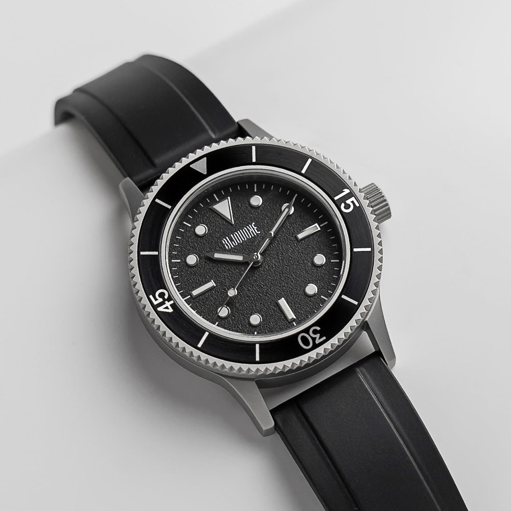 C01 Watch, Matte Silver Case, Black Dial, Sapphire Crystal Glass, Luminous, Rubber Strap
