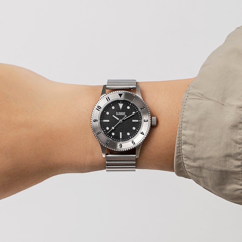 C01 Watch, Brushed Silver Case, Black Dial, Sapphire Crystal Glass, Luminous, Stainless Steel Strap