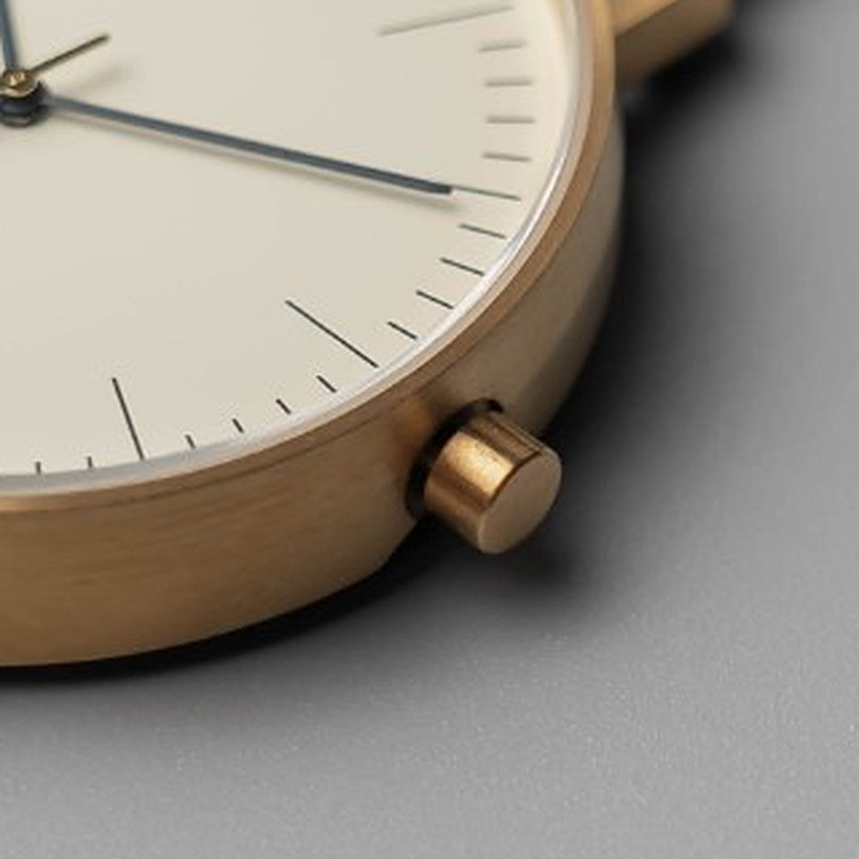 B001 crown detail