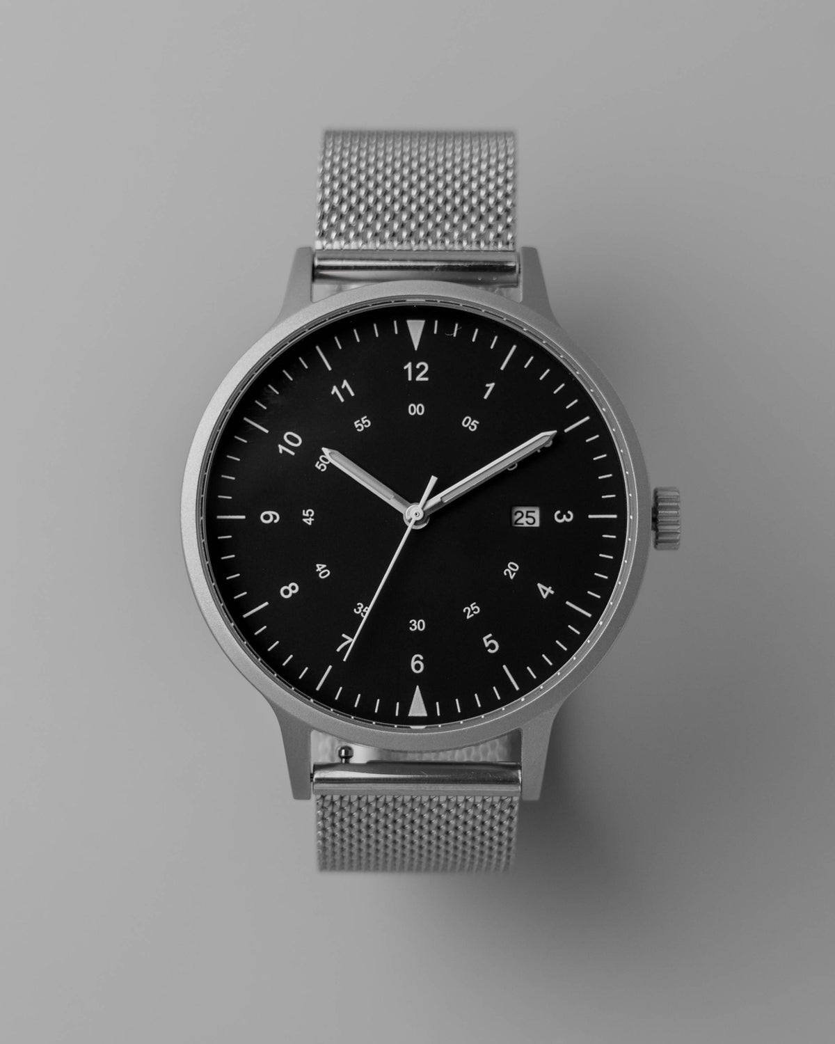B70 black dial, mesh strap