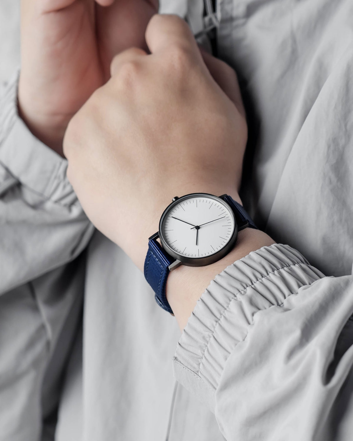 BIJOUONE watch on the wrist