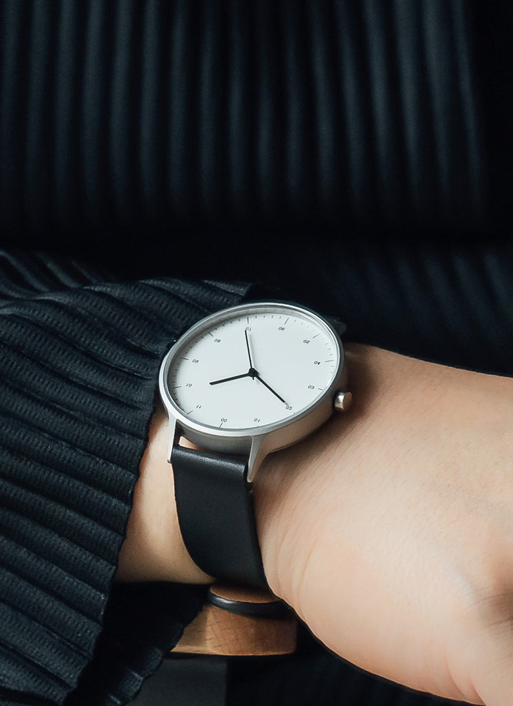 B302 Matte Black Watch On Rubber Strap, Black | BIJOUONE