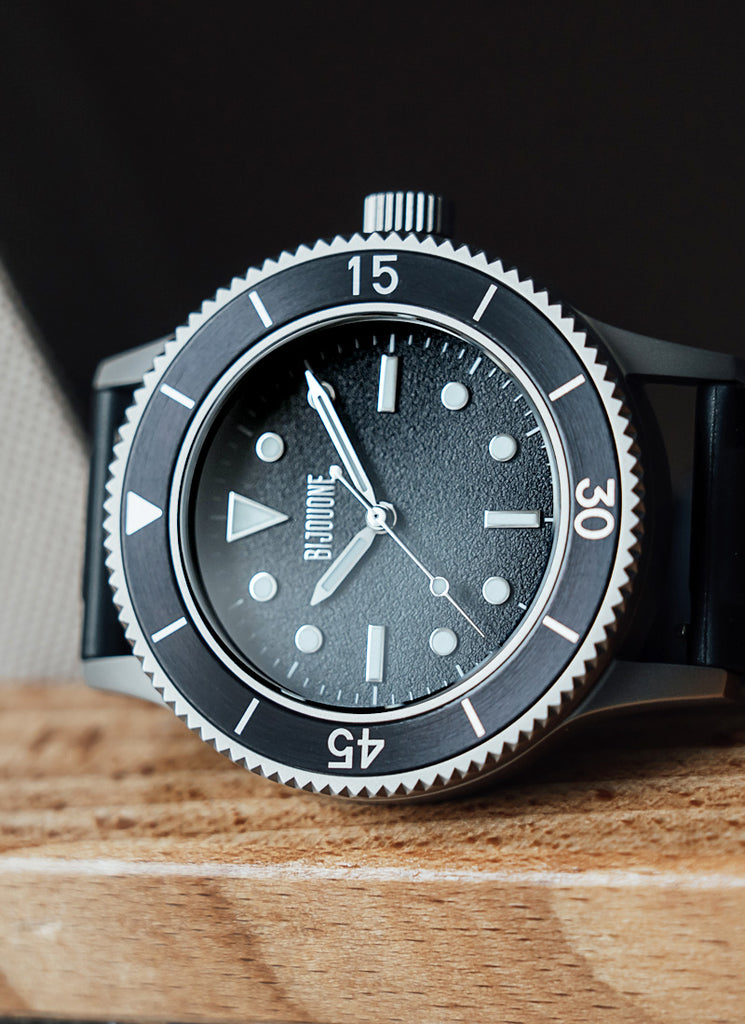 C01 Watch, Matte Silver Case, Black Dial, Sapphire Crystal Glass, Luminous, Rubber Strap