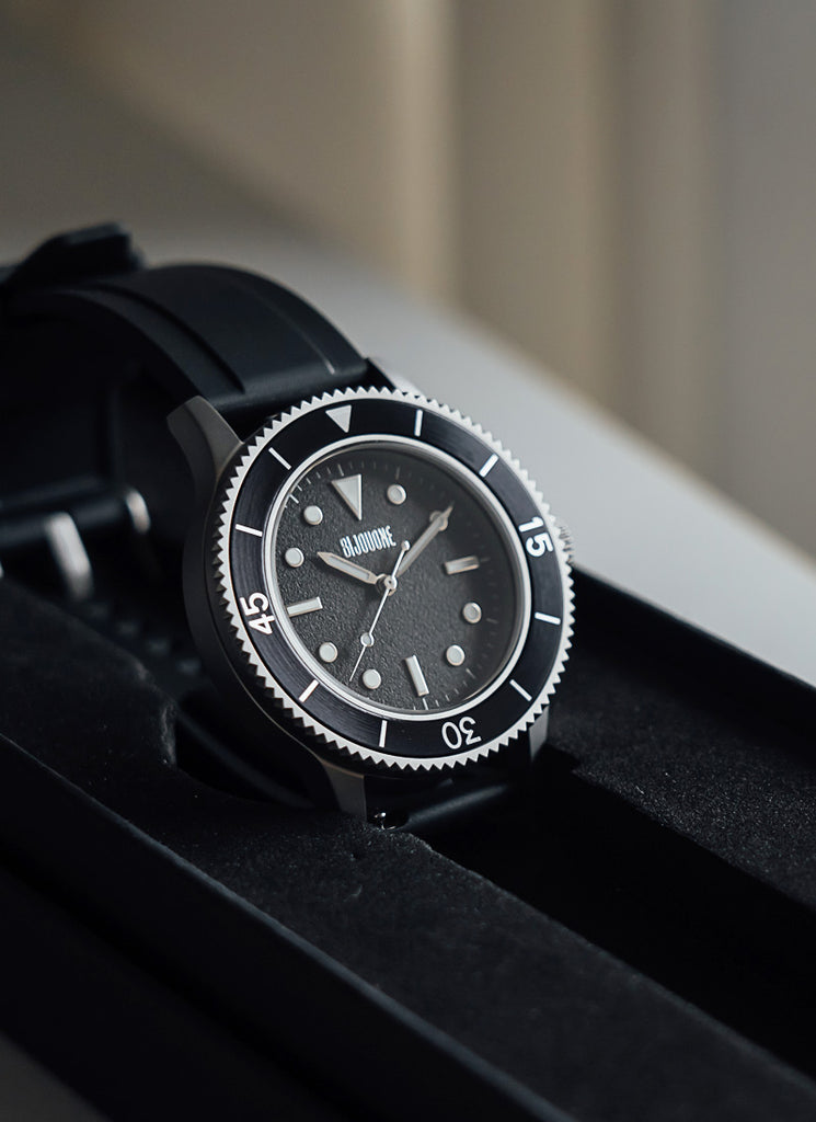 C01 Watch, Matte Silver Case, Black Dial, Sapphire Crystal Glass, Luminous, Rubber Strap