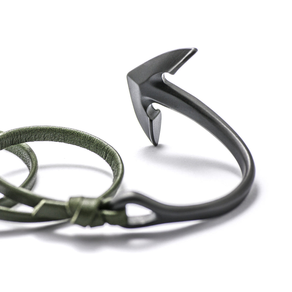 Matte Black Anchor Half-cuff On Hunter Green Leather Bracelet - BIJOUONE