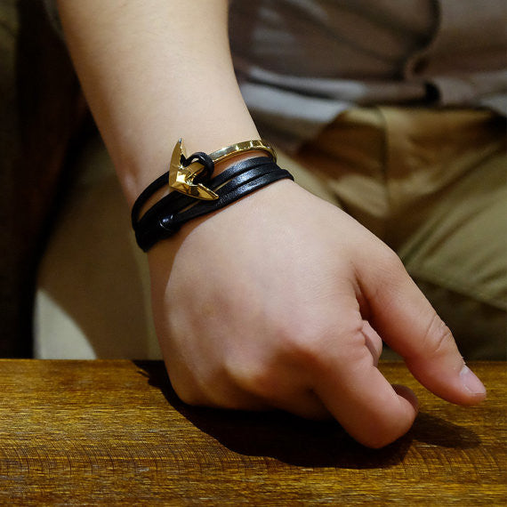 Matte Black Anchor Half-cuff On Gray Leather Bracelet - BIJOUONE